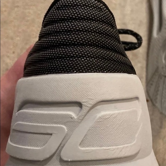 Under Armor Steph Curry Shoes - Picture 2 of 4